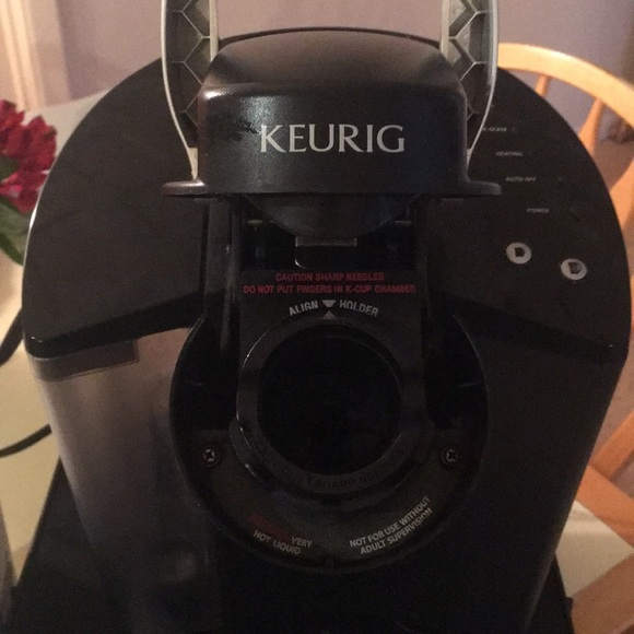 KEURIG Model B40 used great condition with extras - Picture 2 of 6